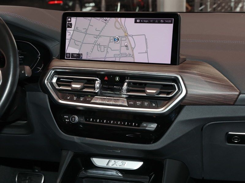 BMW iX3 M Sport AHK DrivAssProf HUD HarmKar foto 7