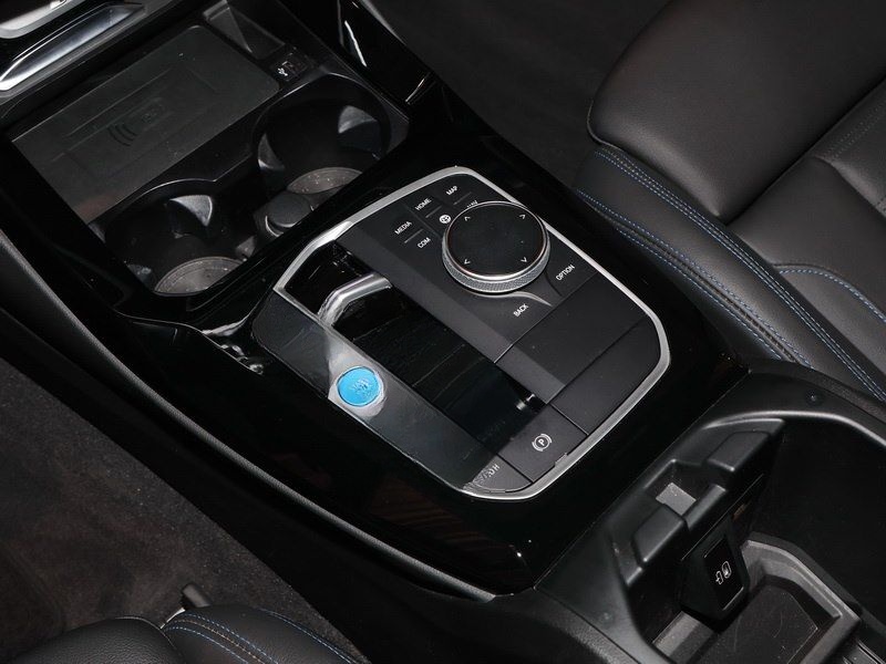 BMW iX3 M Sport AHK DrivAssProf HUD HarmKar foto 8