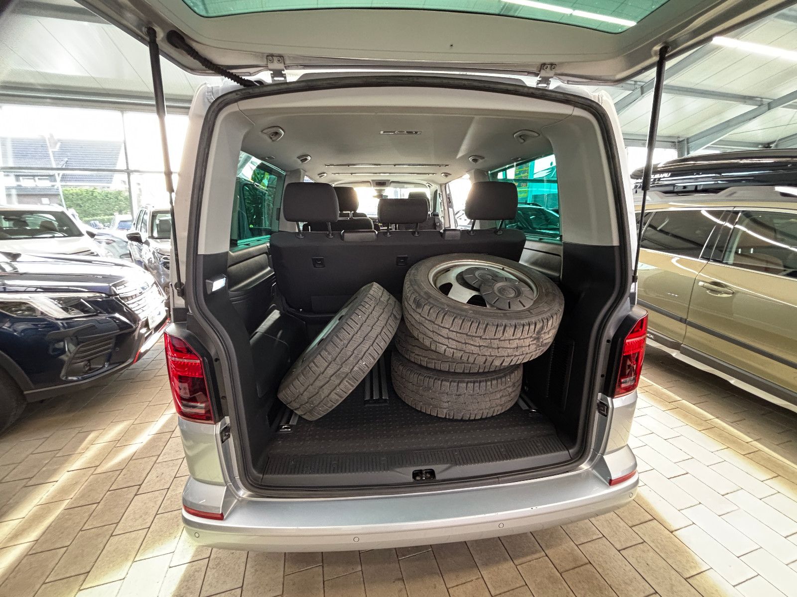 Volkswagen Multivan T6.1 Lang DSG Comfortline foto 11