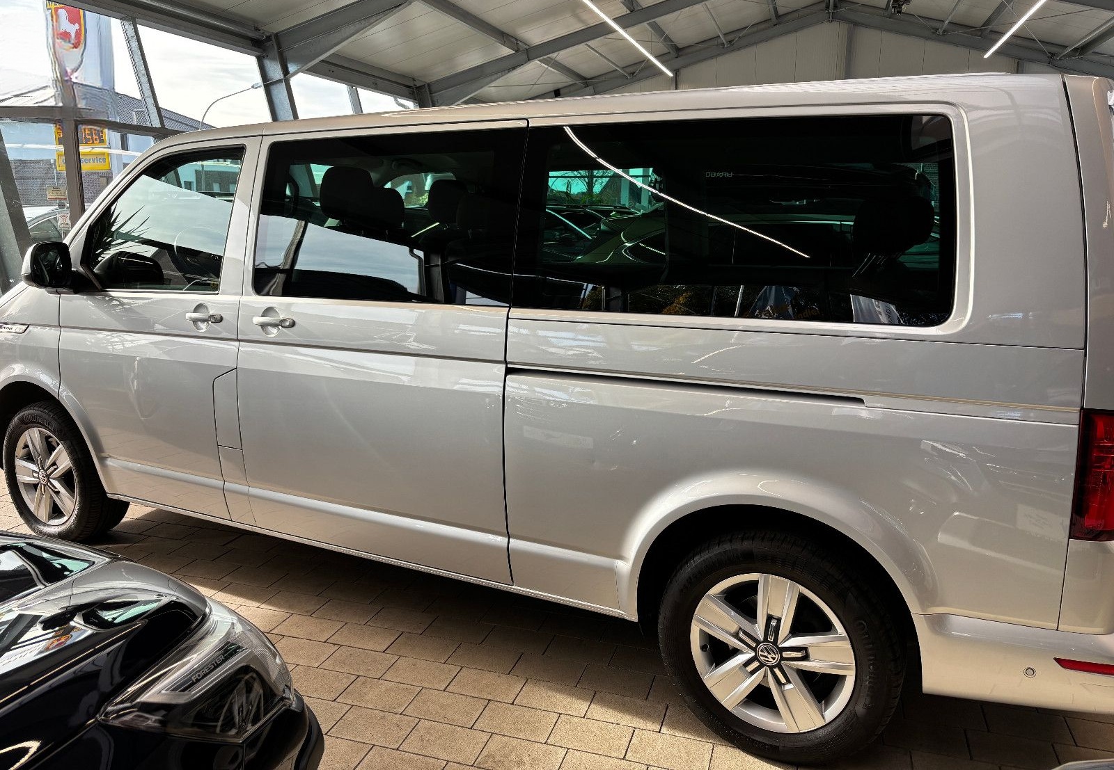 Volkswagen Multivan T6.1 Lang DSG Comfortline foto 3