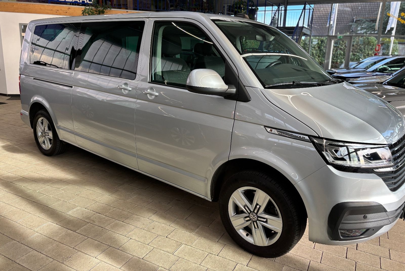Volkswagen Multivan T6.1 Lang DSG Comfortline foto 6