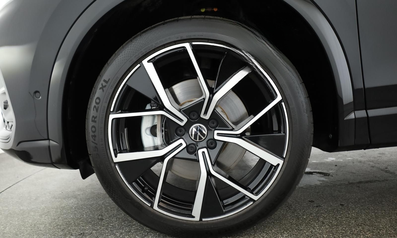 Volkswagen Tiguan 2.0 TSI DSG 4M R-Line IQ Pano Nav Key 360 foto 15