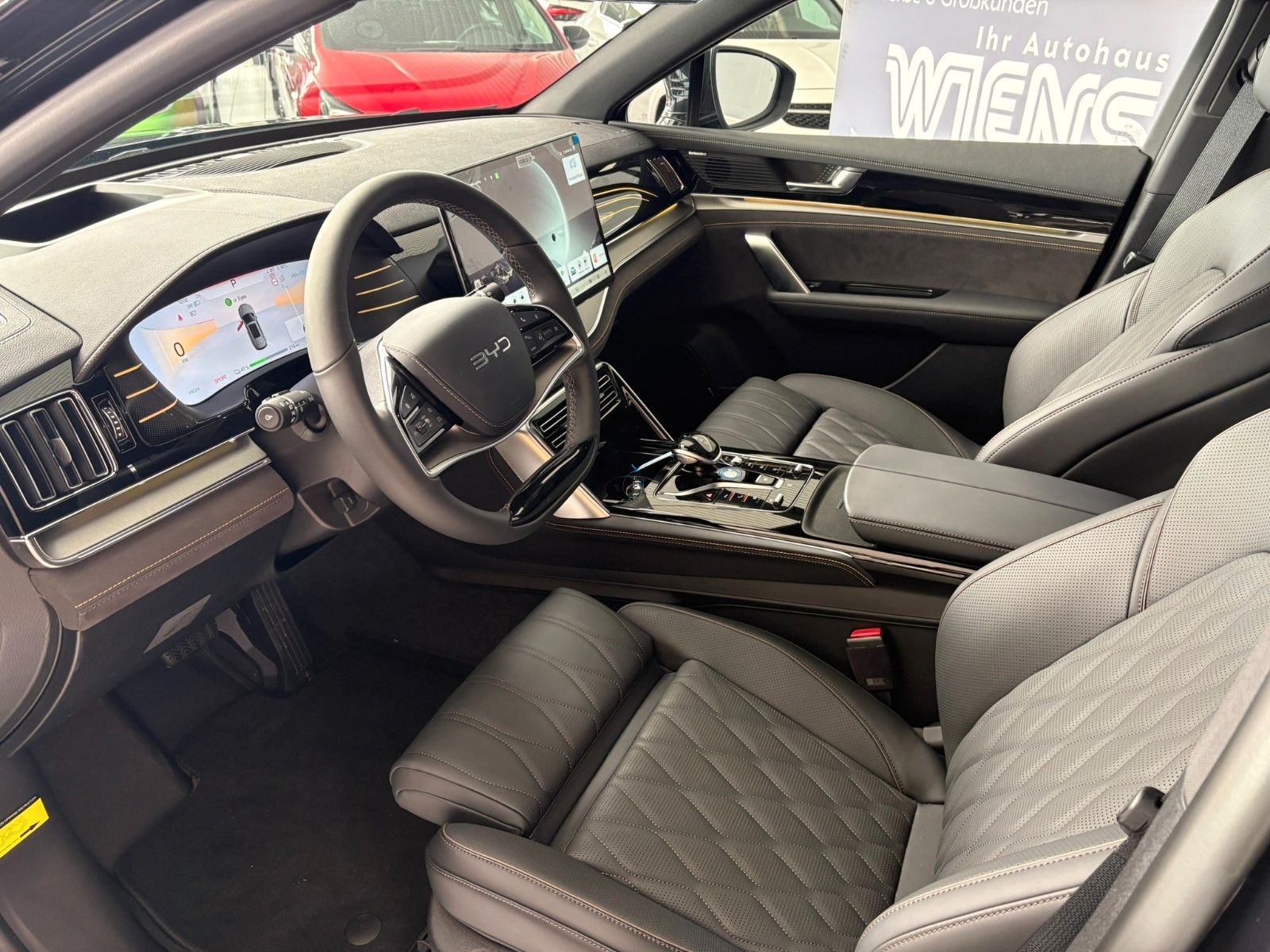 BYD TANG 108 kWh Flagship AWD foto 3