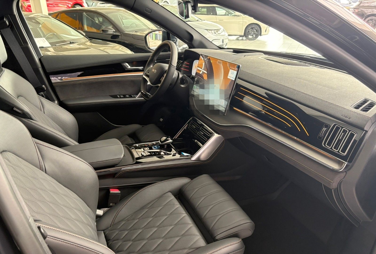 BYD TANG 108 kWh Flagship AWD foto 4