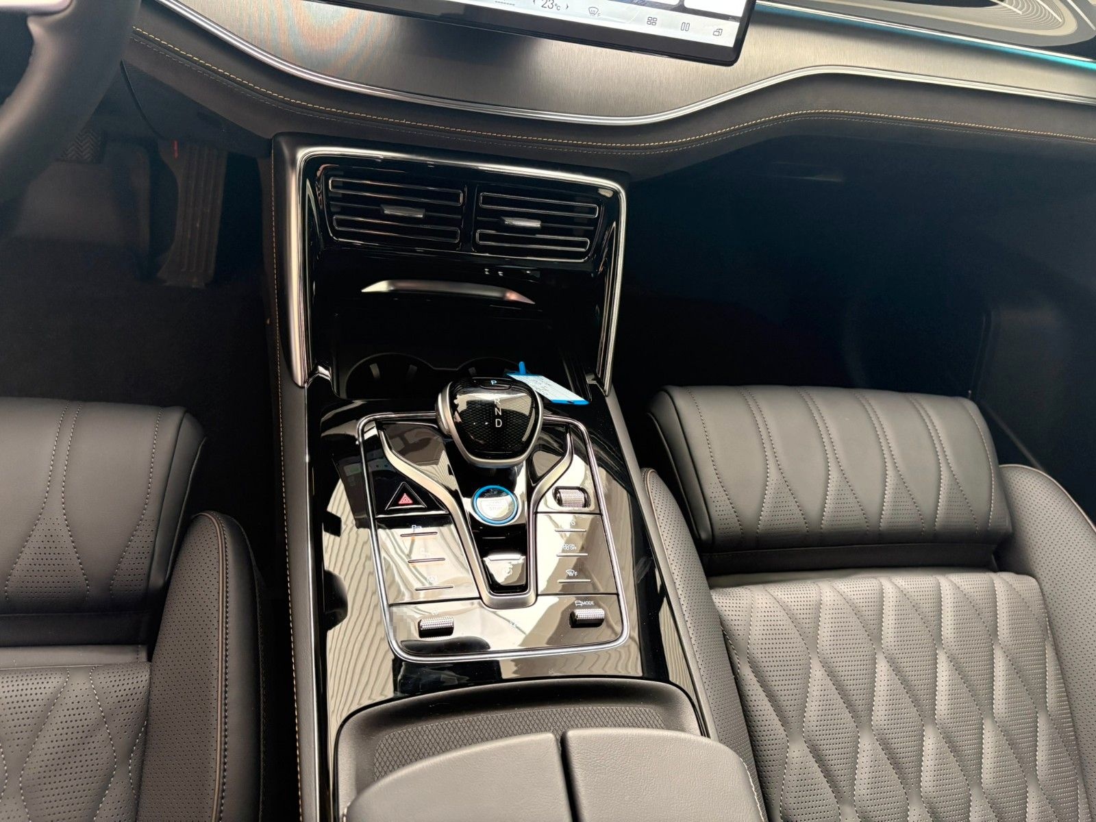 BYD TANG 108 kWh Flagship AWD foto 8