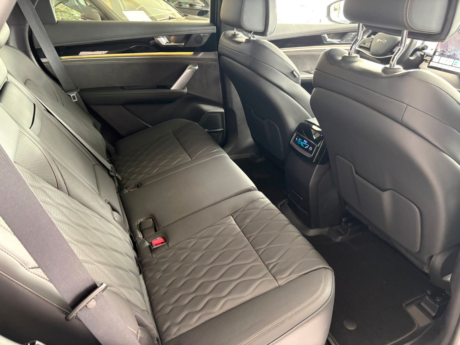 BYD TANG 108 kWh Flagship AWD foto 9