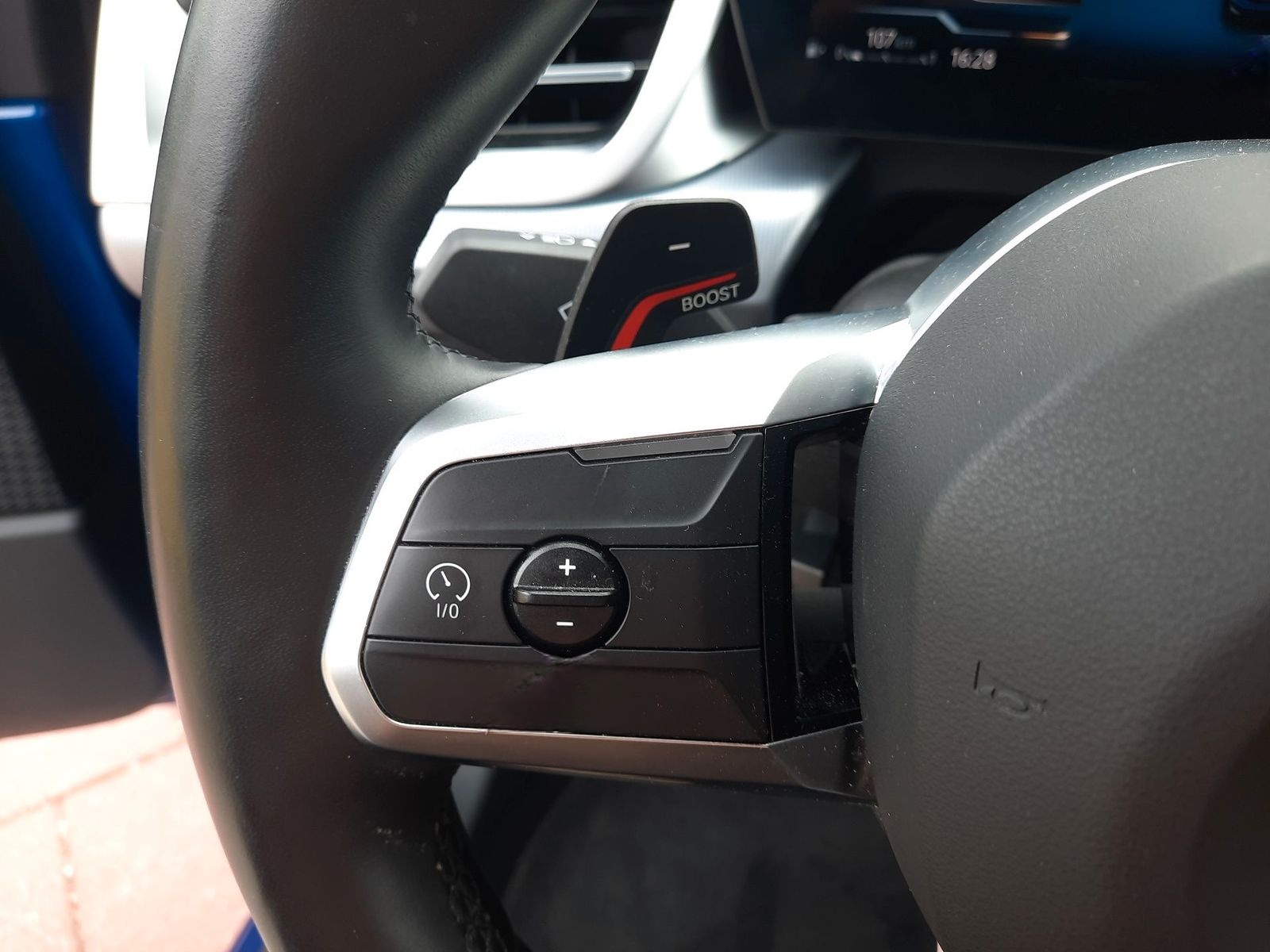 BMW 218i Active Tourer M-Sport LED Kamera Lenkrad be foto 17