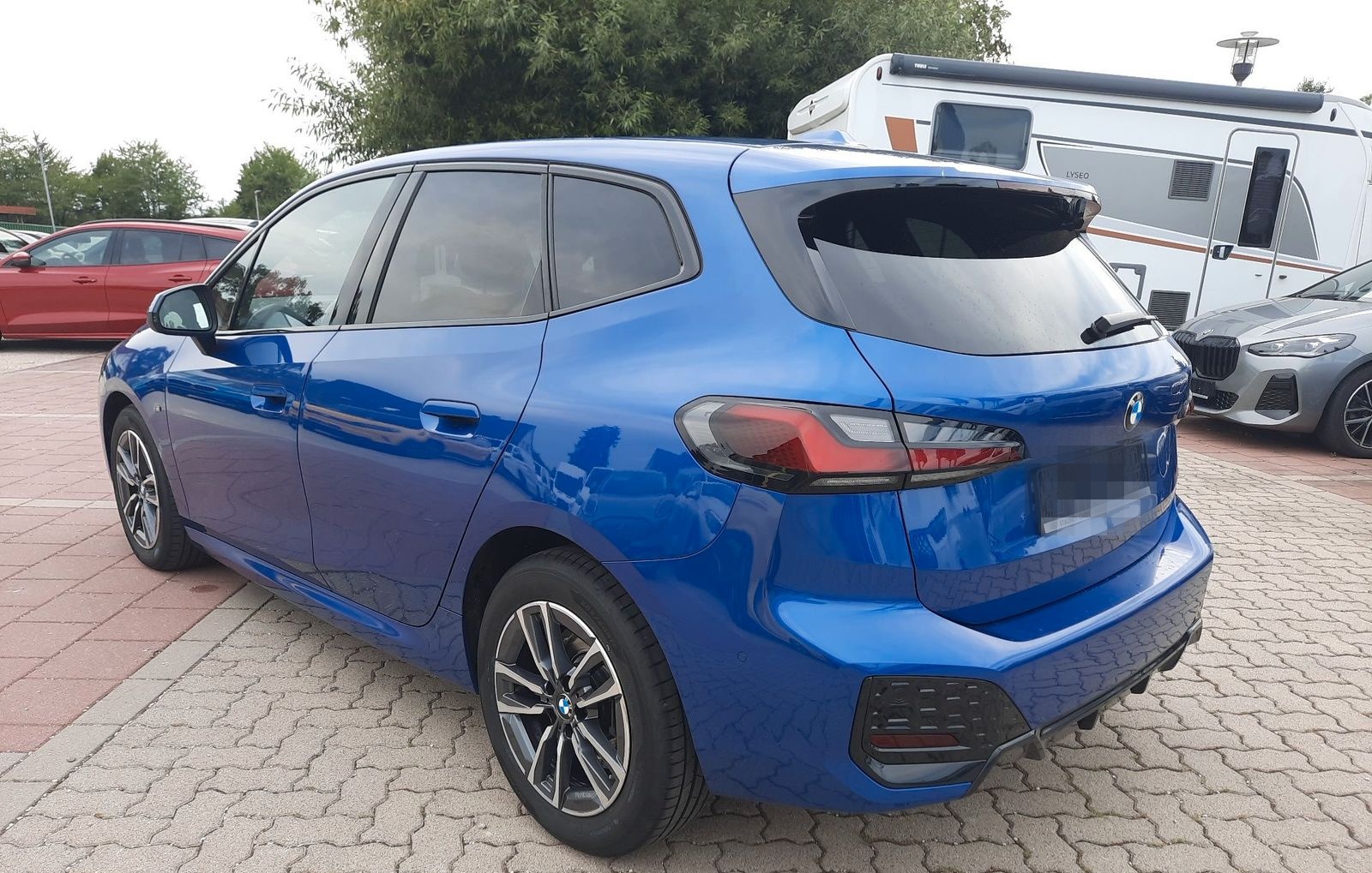 BMW 218i Active Tourer M-Sport LED Kamera Lenkrad be foto 8