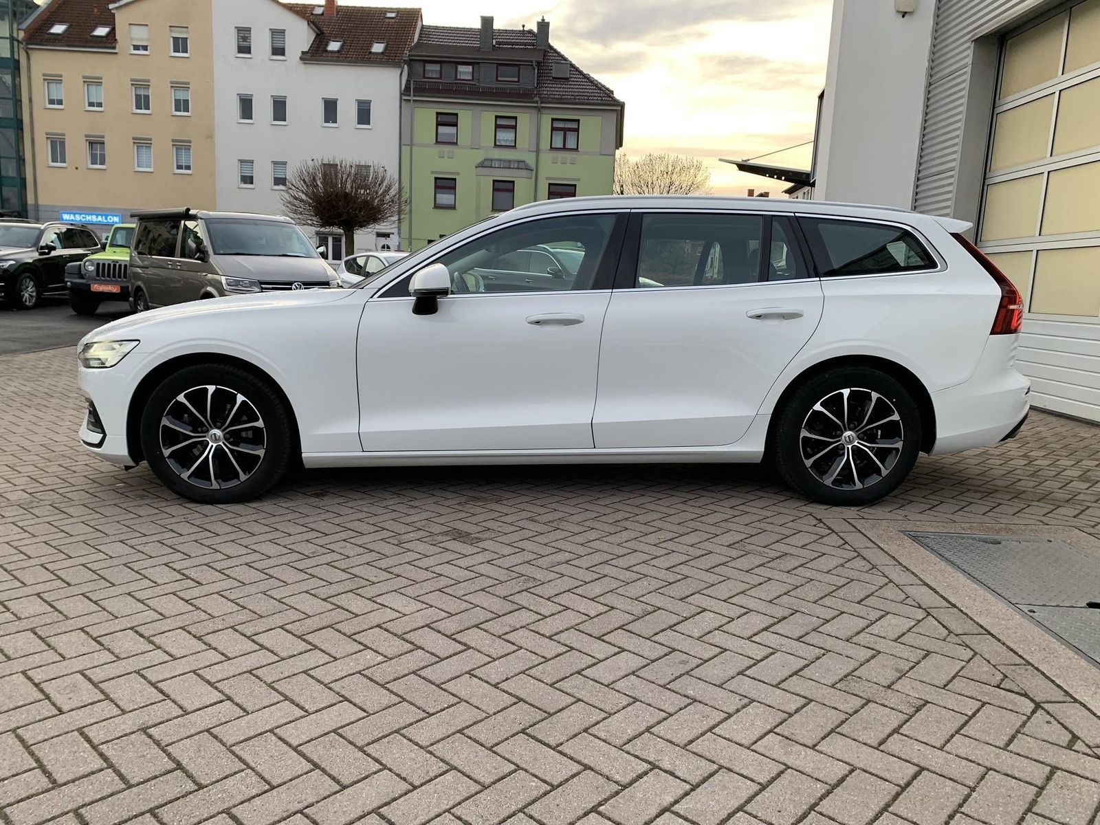 Volvo V60 Momentum Pro B4 AHK+LED+BLIS+Virtual+DAB foto 11