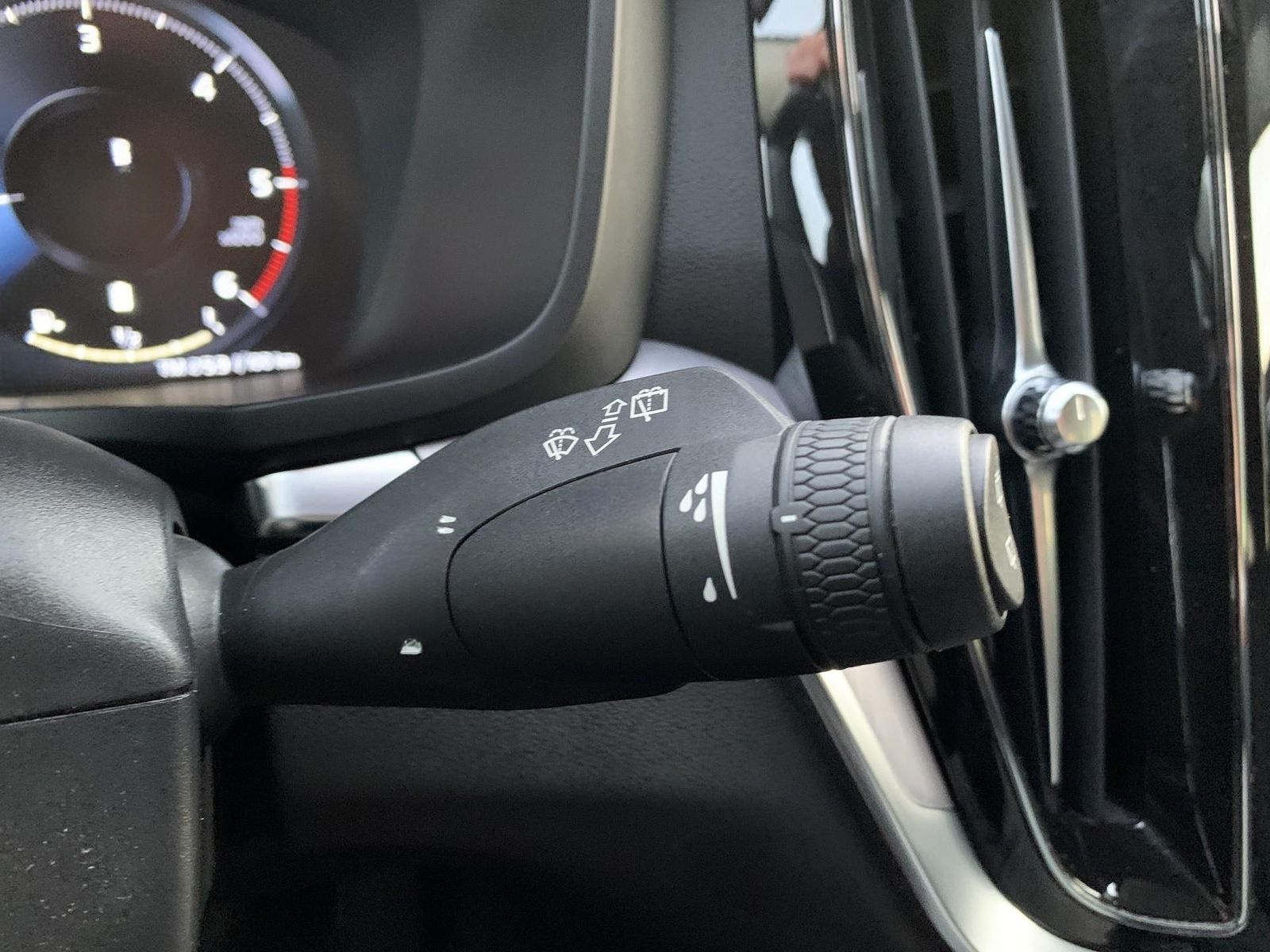 Volvo V60 Momentum Pro B4 AHK+LED+BLIS+Virtual+DAB foto 22