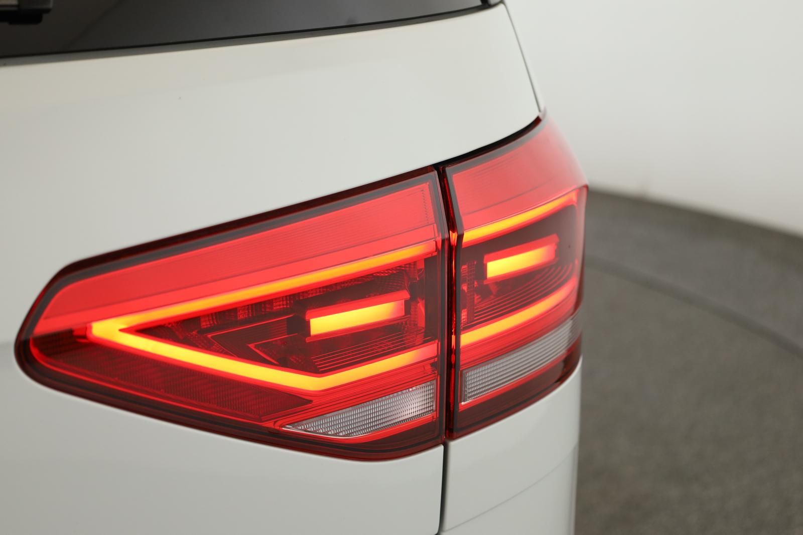 Volkswagen Touran 1.5 TSI DSG Highline 7 Pano Navi Key Kam foto 12