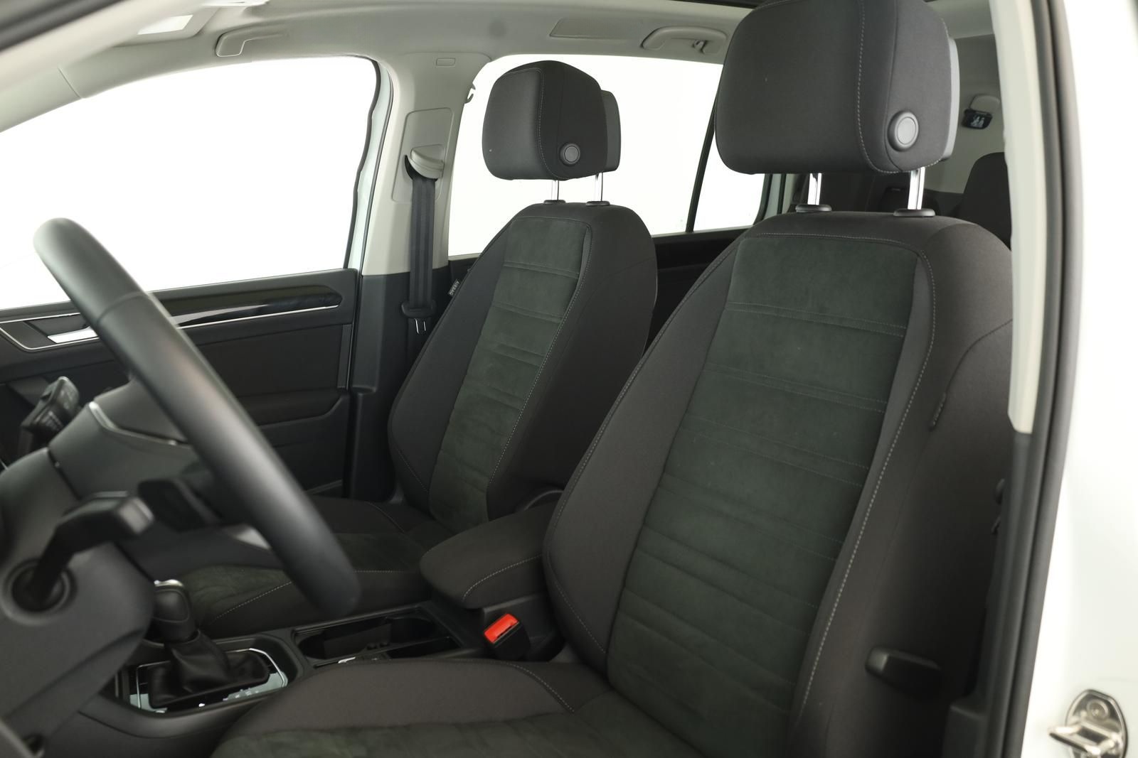 Volkswagen Touran 1.5 TSI DSG Highline 7 Pano Navi Key Kam foto 14