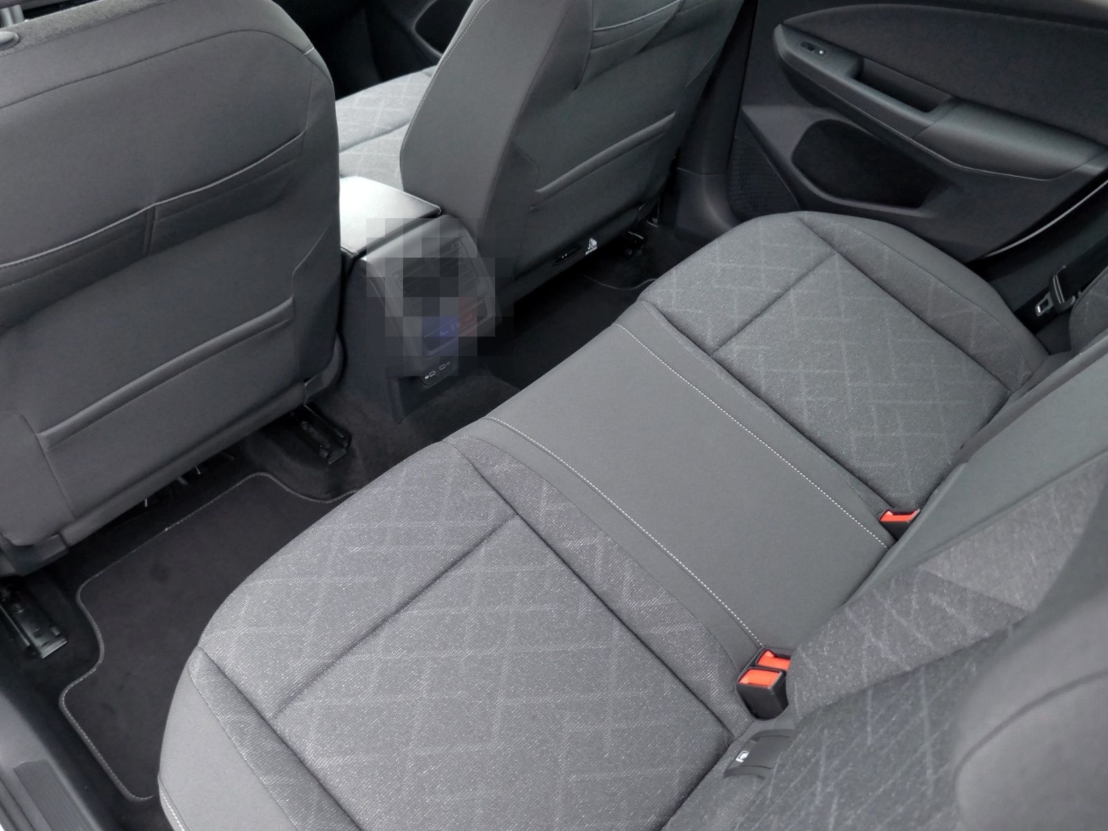 Volkswagen Golf VIII Life 2.0 TDI | LED PDC ACC Navi foto 9