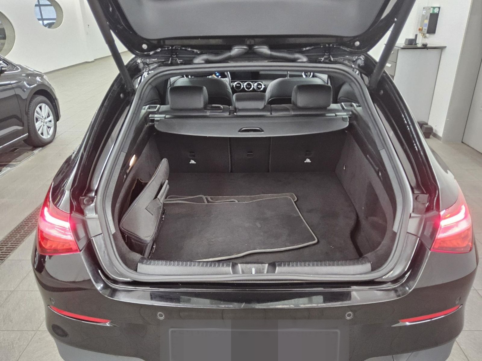 Mercedes-Benz CLA 250 Shooting Brake e Navi MBUX Panorama RFK foto 12