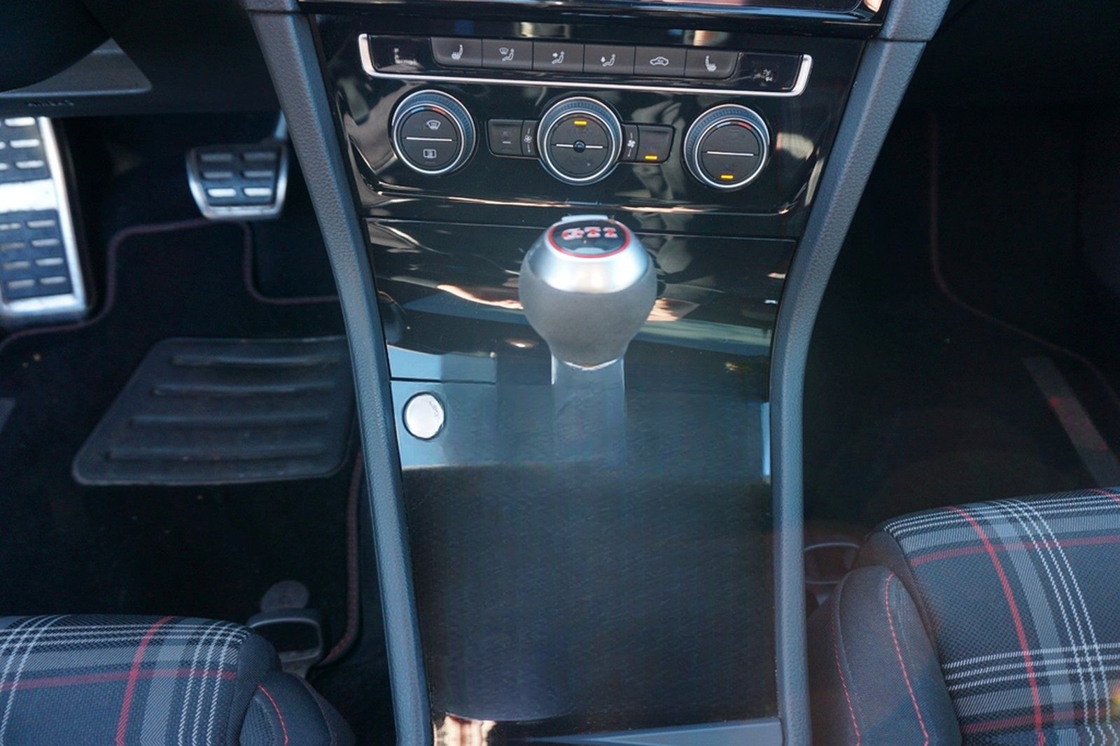 Volkswagen Golf 2.0 TSI DSG GTI foto 12