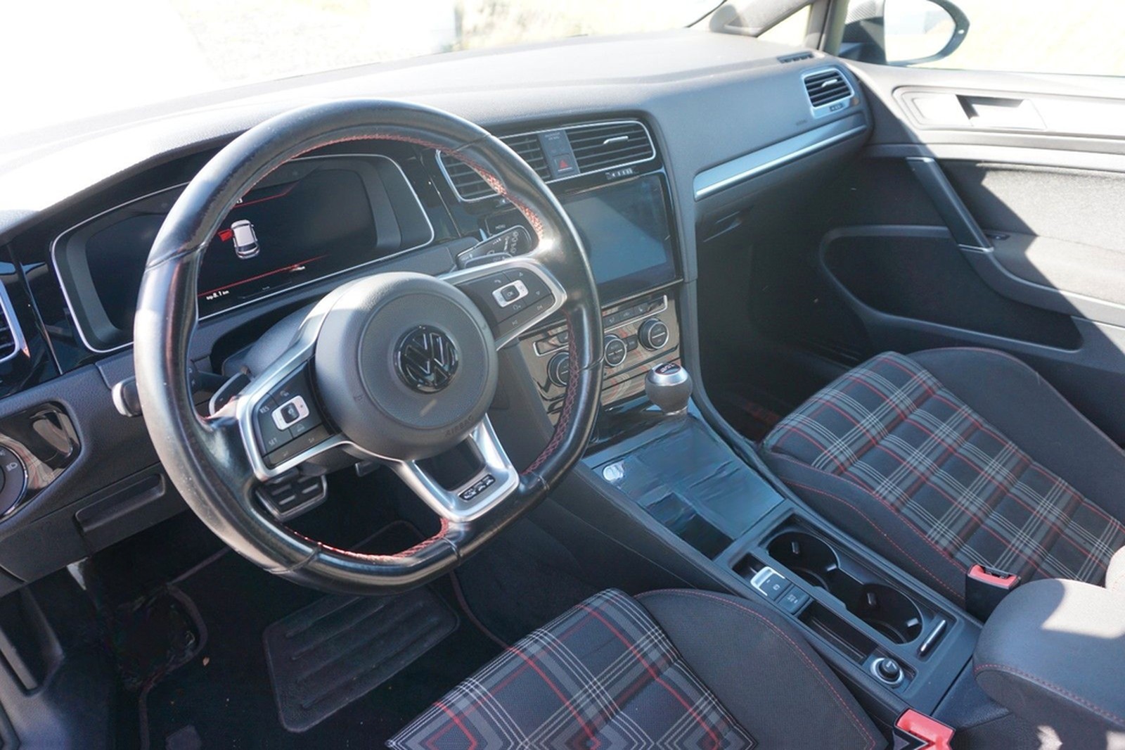 Volkswagen Golf 2.0 TSI DSG GTI foto 7