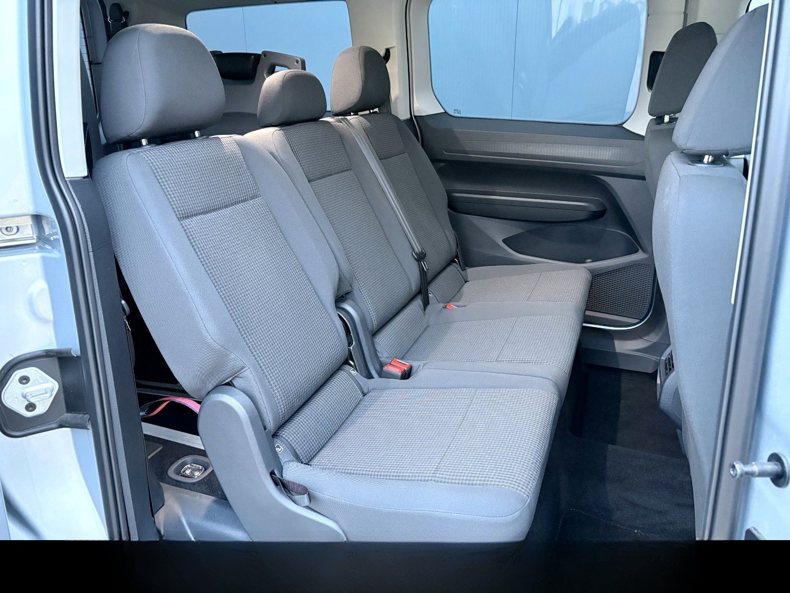 Volkswagen Caddy Maxi DSG Rollstuhl Klappsitze Tragestuhl foto 17