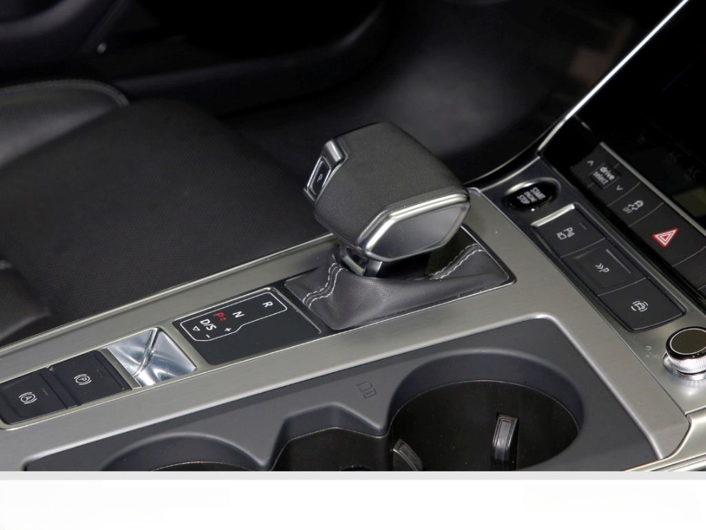 Audi A6 Avant 55 TFSIe quattro 2x S-Line Matrix Pano foto 12