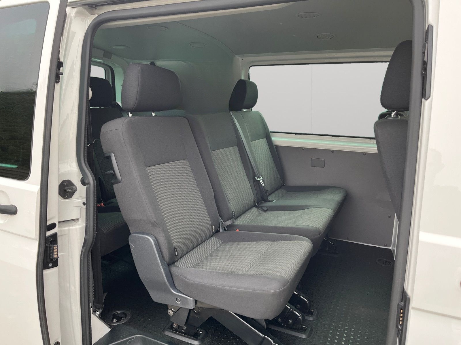 Volkswagen T6.1 Kombi 2.0 TDI DSG-LED-Standhz.-8.Sitze foto 10