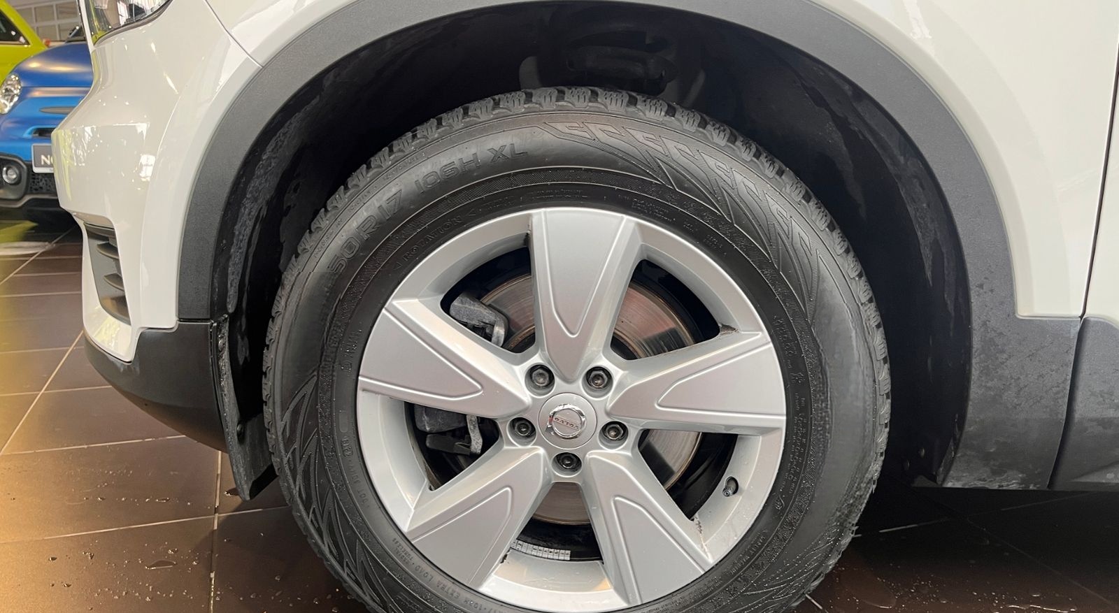 Volvo XC40 AWD AHK LED NAVI ALU foto 22