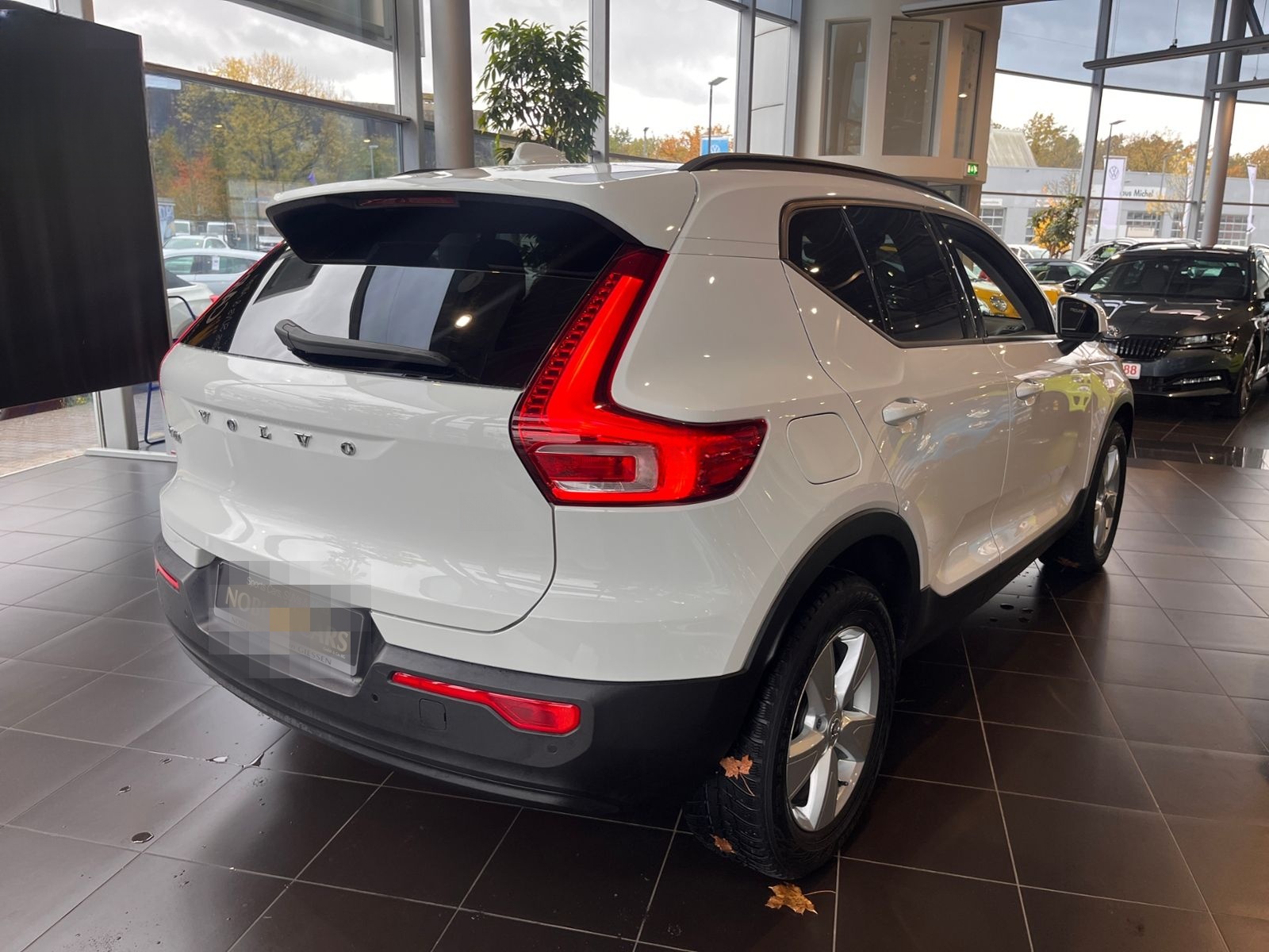 Volvo XC40 AWD AHK LED NAVI ALU foto 7