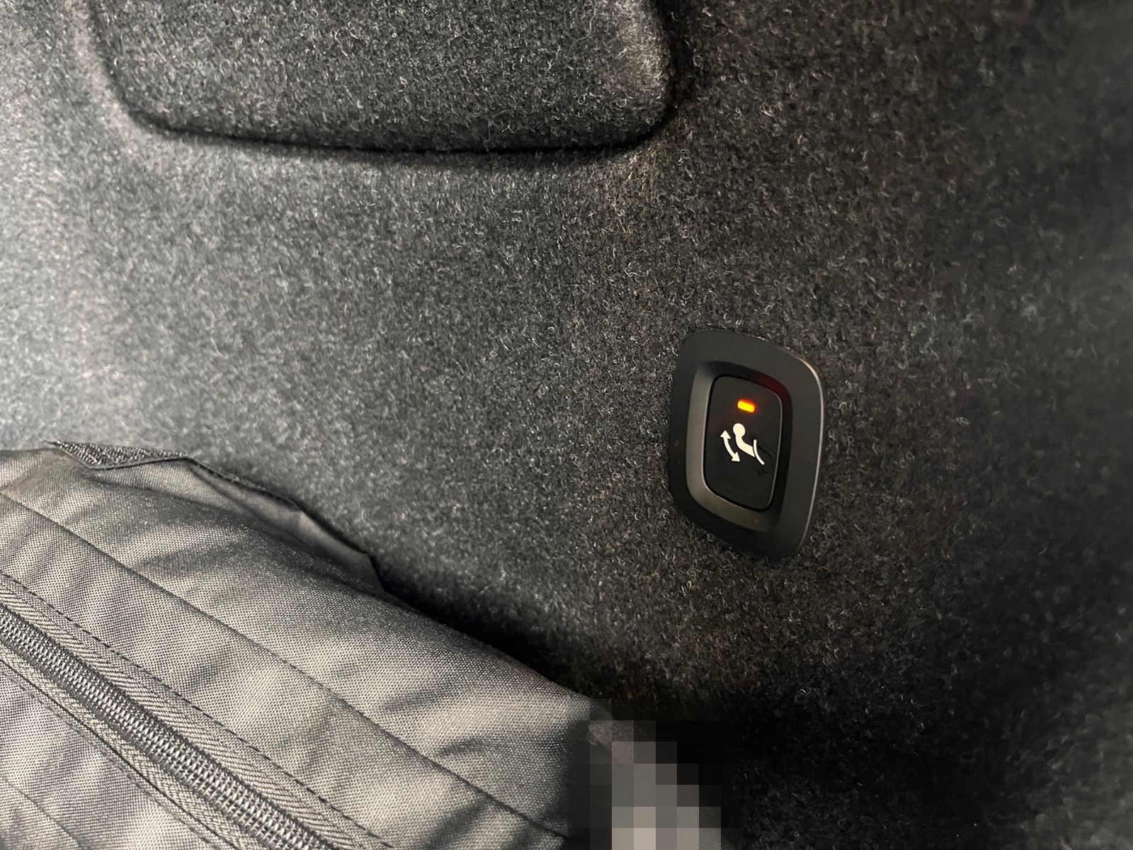 Volvo XC40 AWD AHK LED NAVI ALU foto 8