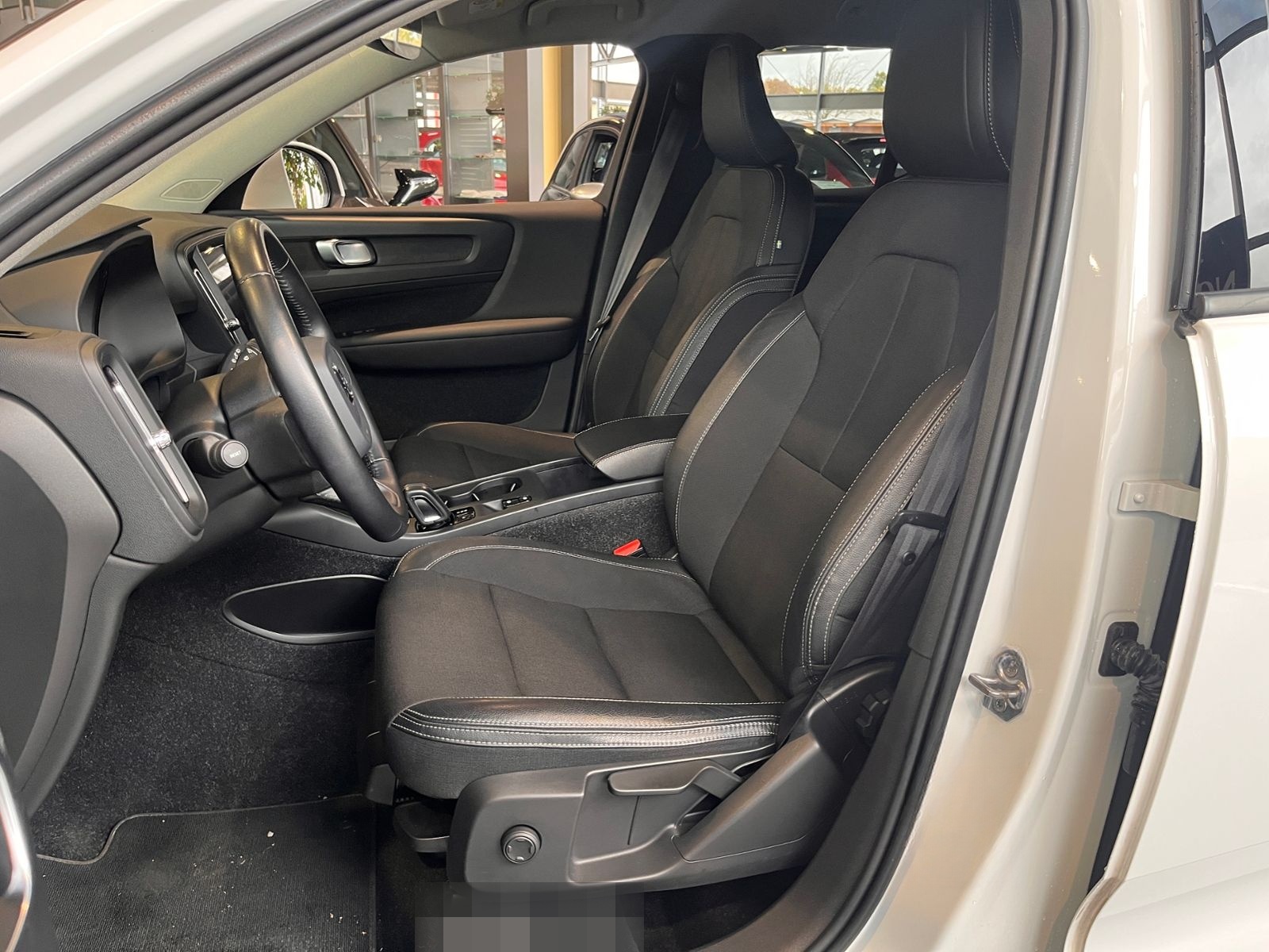 Volvo XC40 AWD AHK LED NAVI ALU foto 10