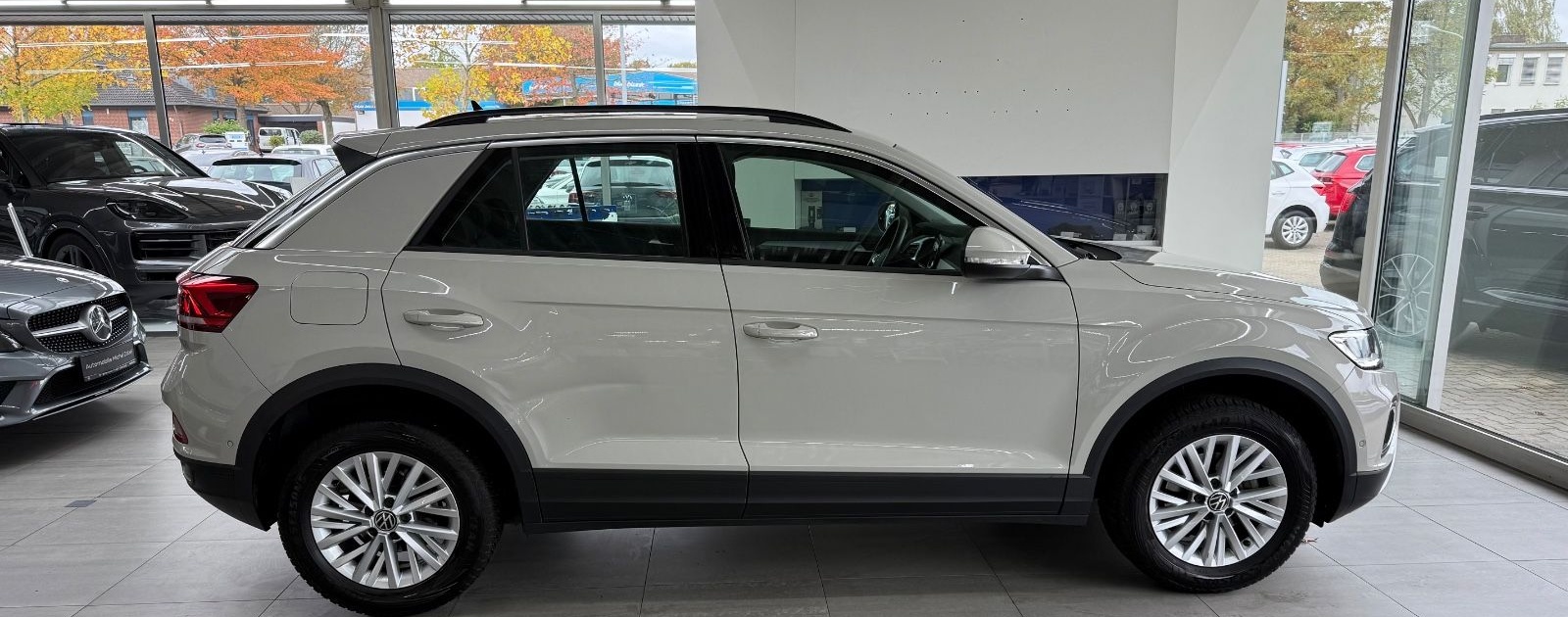 Volkswagen T-Roc*Life*Navi*Virtual*Sitzh*AHK*DSG*LED* foto 2