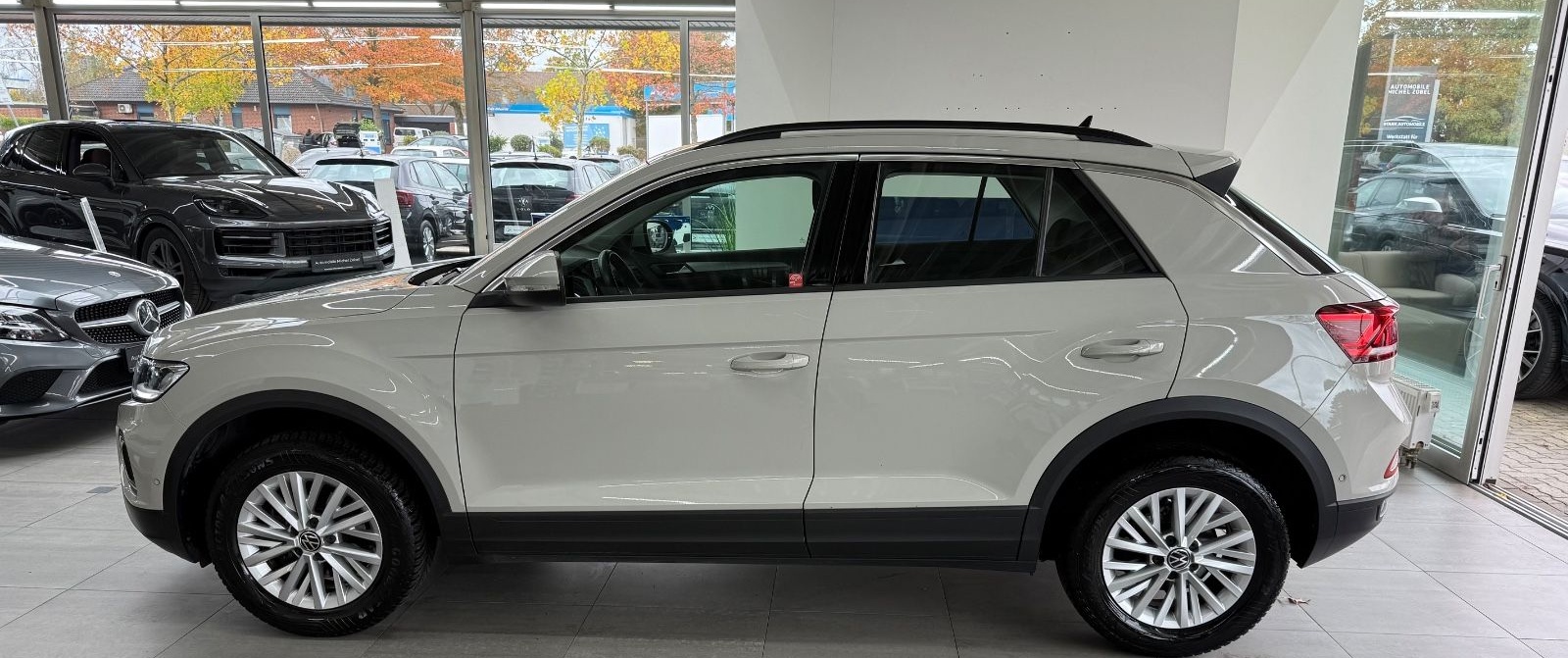 Volkswagen T-Roc*Life*Navi*Virtual*Sitzh*AHK*DSG*LED* foto 12