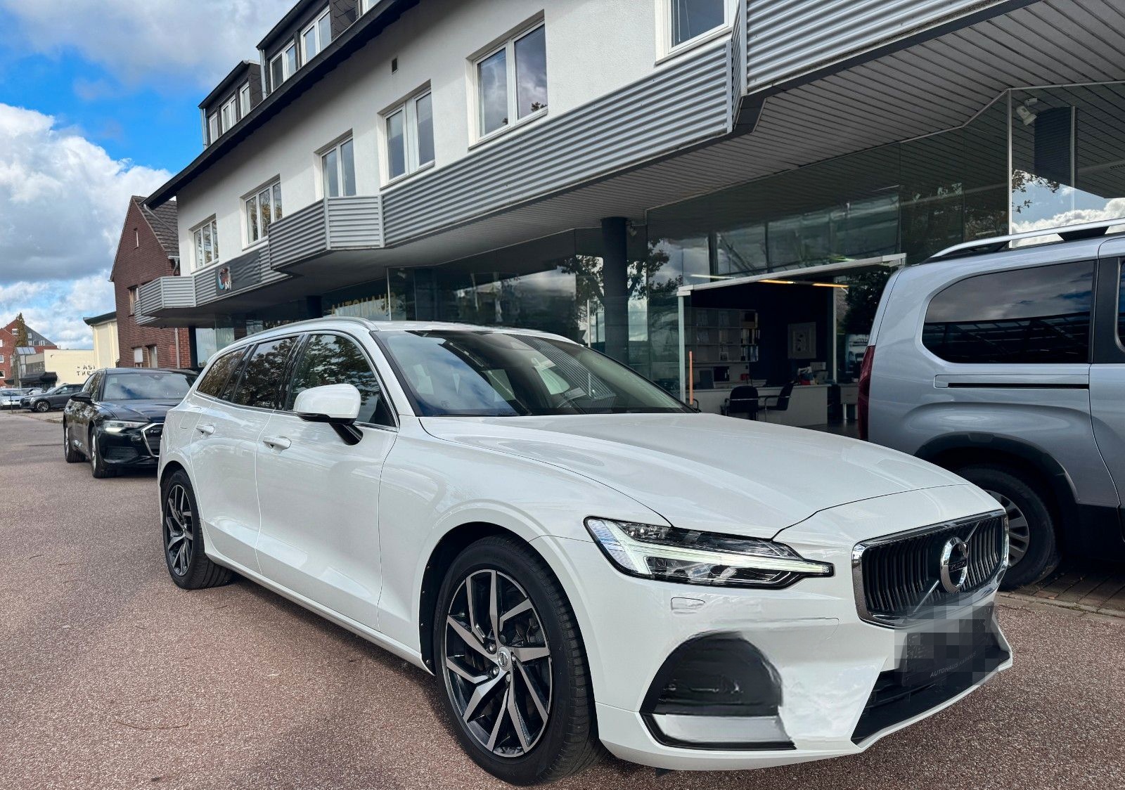 Volvo V60 Kombi Pro Plug-In Hybrid AWD Pano/RFK/Standh foto 2