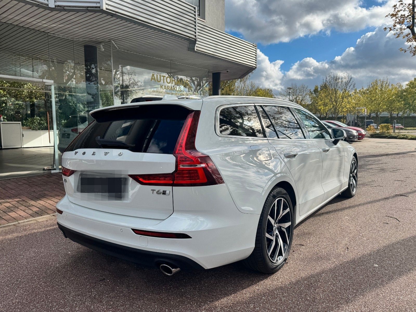 Volvo V60 Kombi Pro Plug-In Hybrid AWD Pano/RFK/Standh foto 3