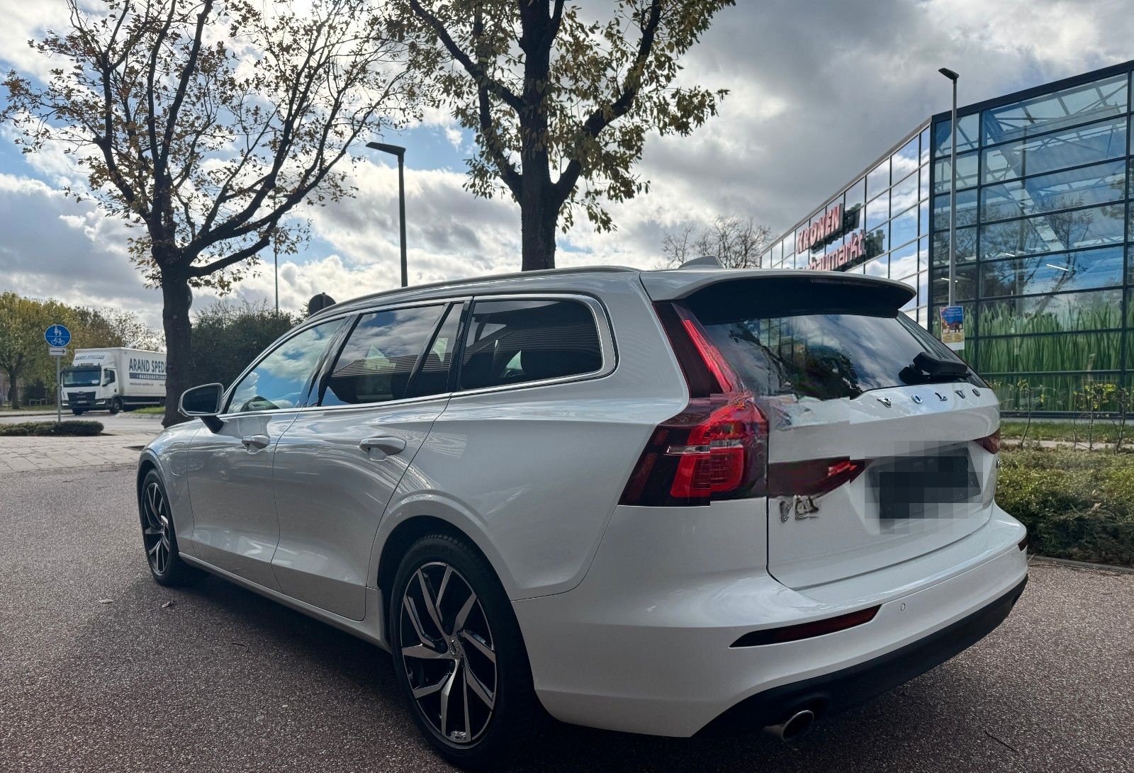 Volvo V60 Kombi Pro Plug-In Hybrid AWD Pano/RFK/Standh foto 4