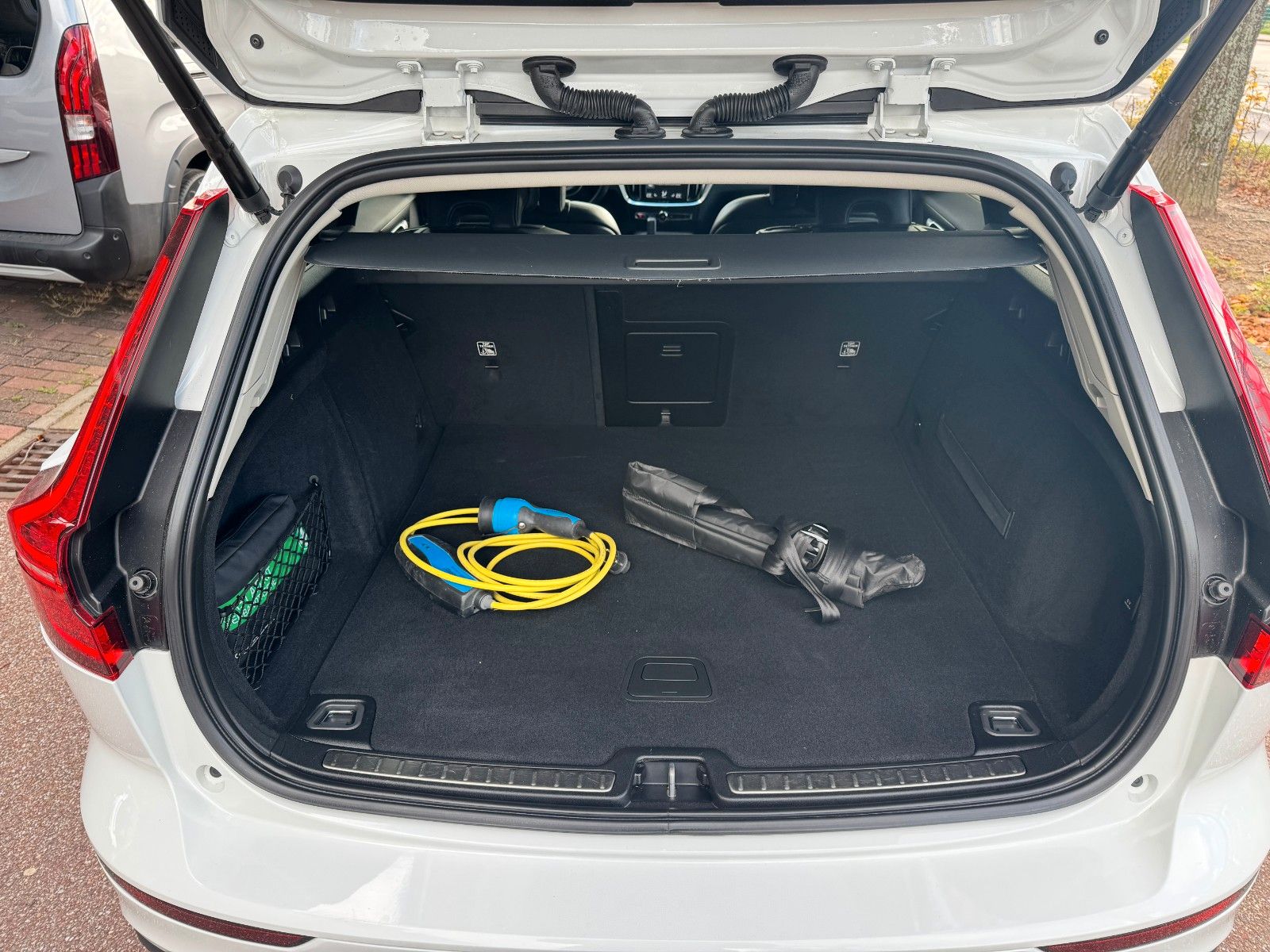 Volvo V60 Kombi Pro Plug-In Hybrid AWD Pano/RFK/Standh foto 10