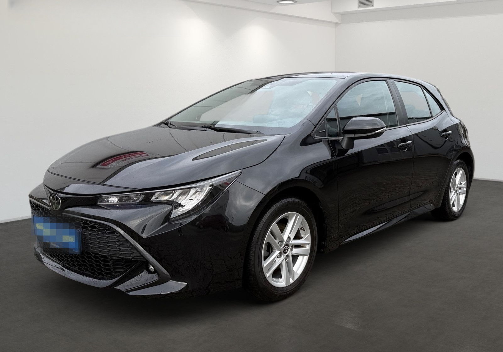 Toyota Corolla 1,2T Comfort + Business Paket foto 1