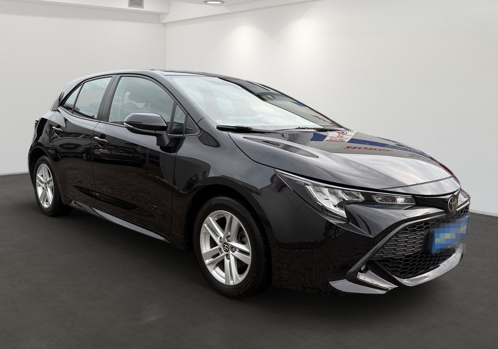 Toyota Corolla 1,2T Comfort + Business Paket foto 2