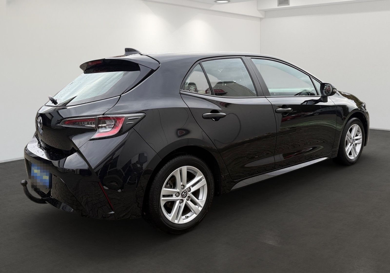 Toyota Corolla 1,2T Comfort + Business Paket foto 3