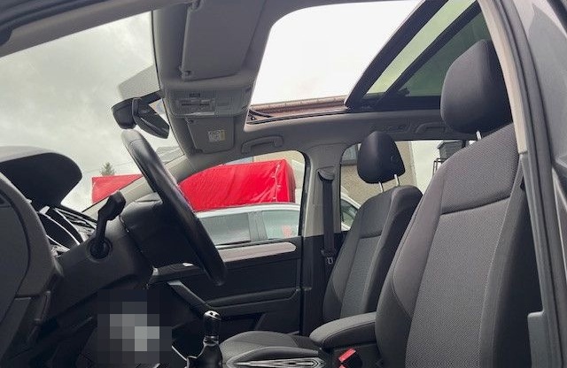 Volkswagen Touran 1.4 TSI Comfortline, Navi,Pano foto 11