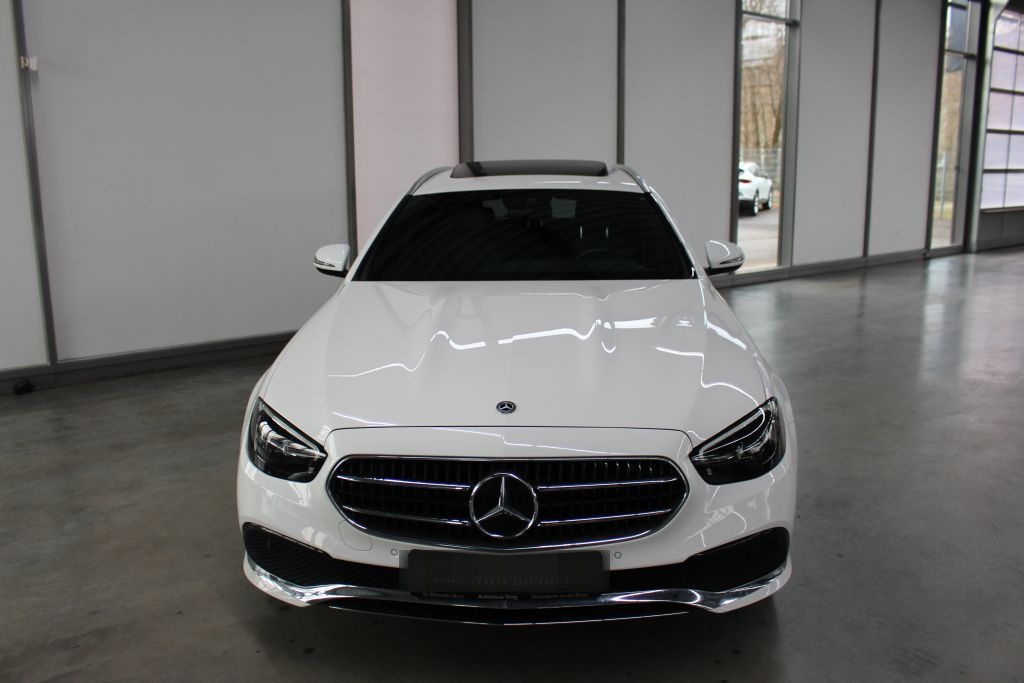 Mercedes-Benz E 220 d T 4M Avantgarde LED Kamera AHK Widescree foto 2