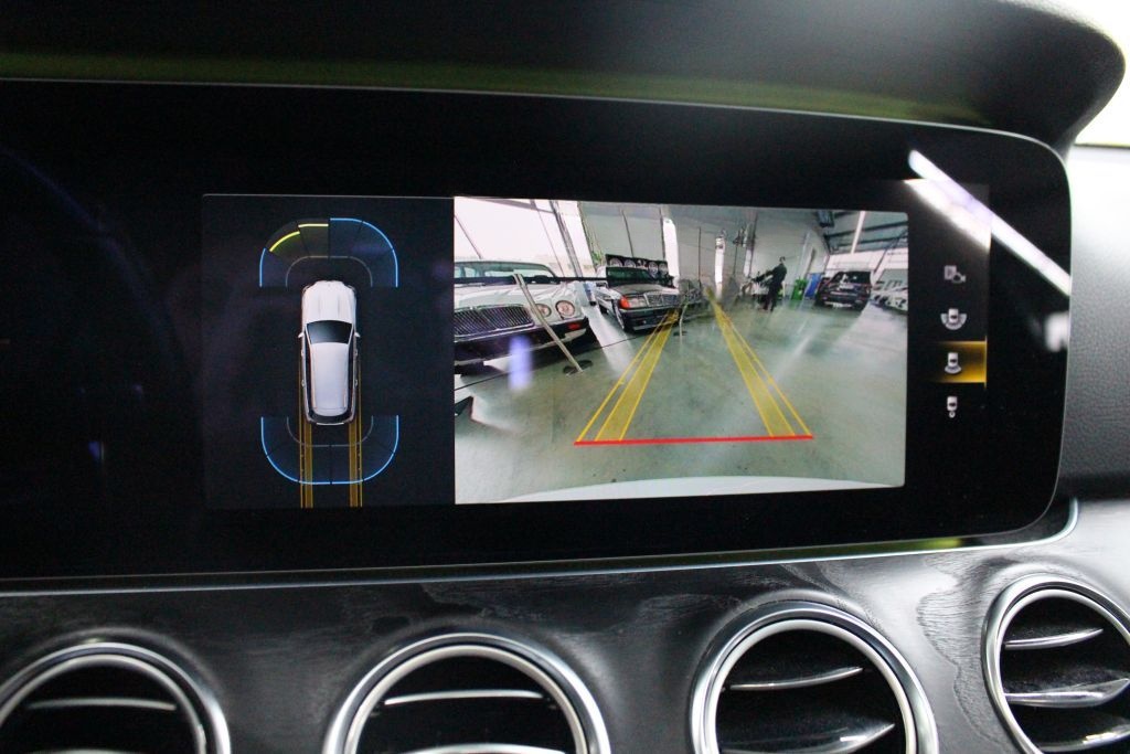 Mercedes-Benz E 220 d T 4M Avantgarde LED Kamera AHK Widescree foto 17