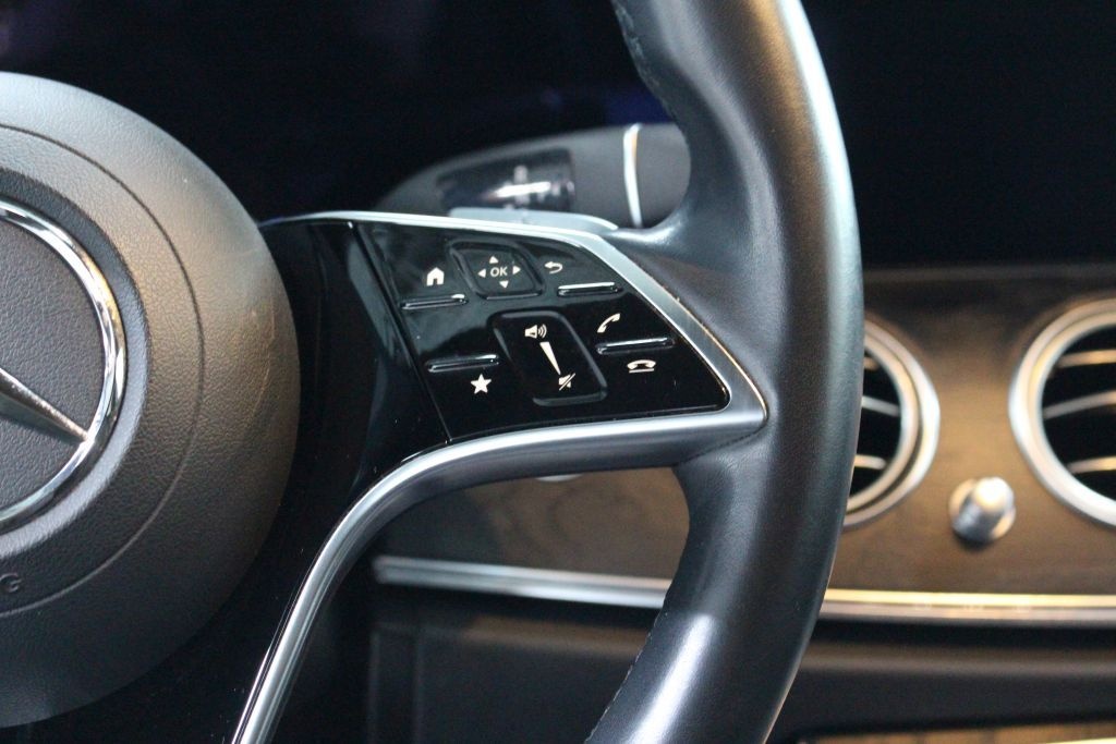 Mercedes-Benz E 220 d T 4M Avantgarde LED Kamera AHK Widescree foto 10