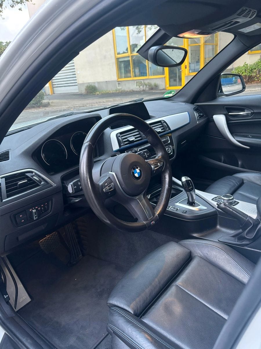 BMW 118d*EDITION*M SPORT PAKET*SCHADOW*SHD*XENON*PDC foto 5