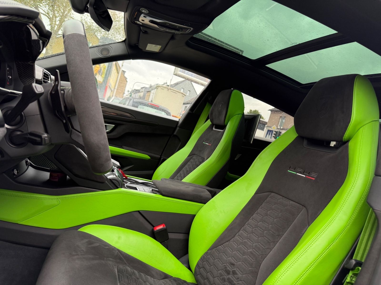 Lamborghini Urus 4.0 V8 Capsule Akrapovic Carbon 23 B&O TV foto 11