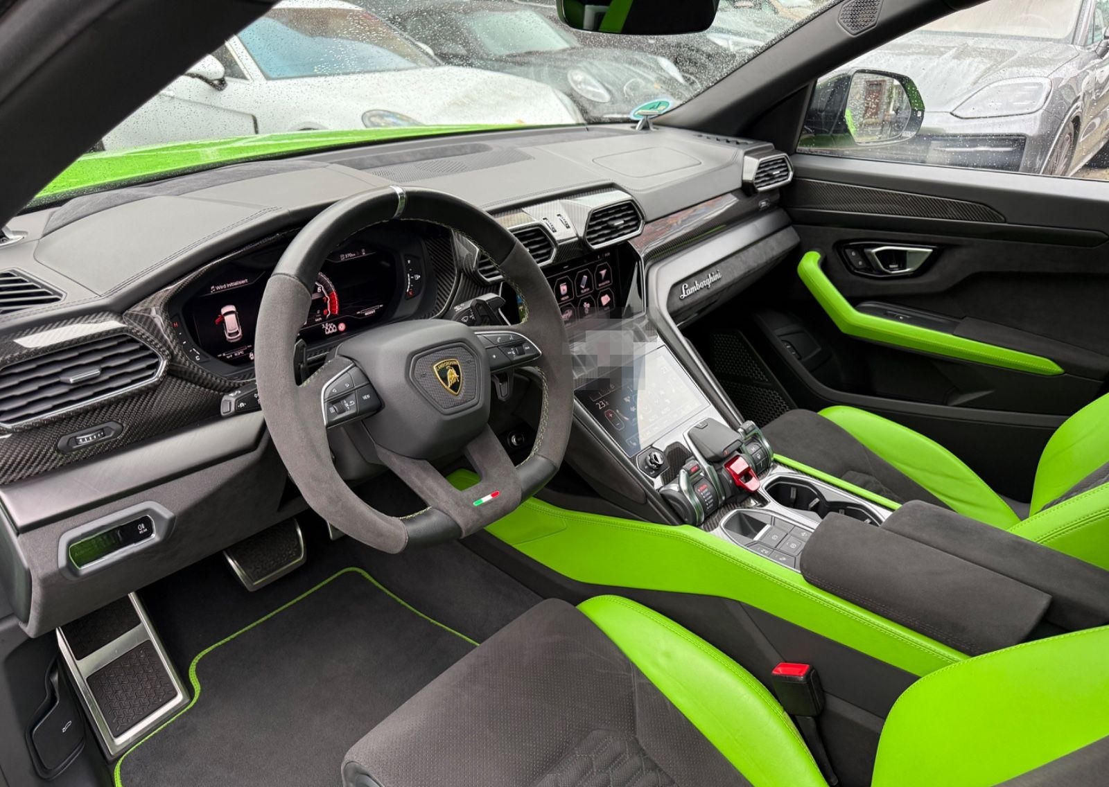 Lamborghini Urus 4.0 V8 Capsule Akrapovic Carbon 23 B&O TV foto 12