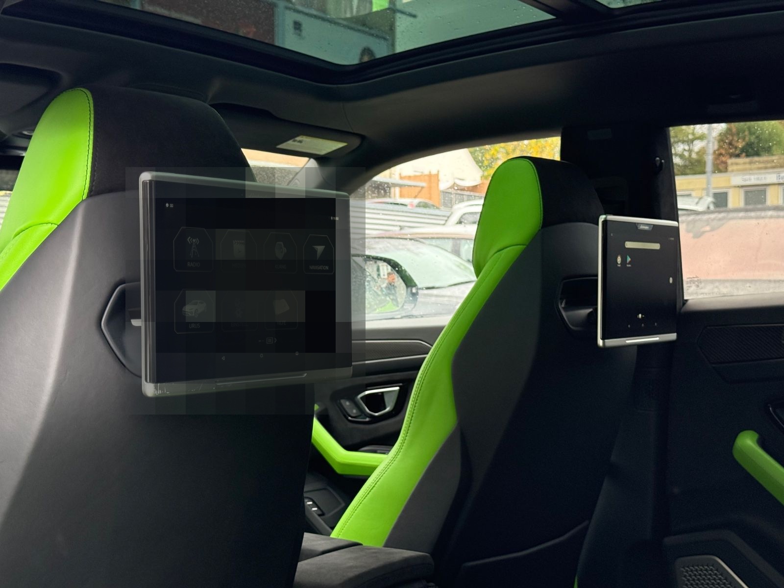 Lamborghini Urus 4.0 V8 Capsule Akrapovic Carbon 23 B&O TV foto 14