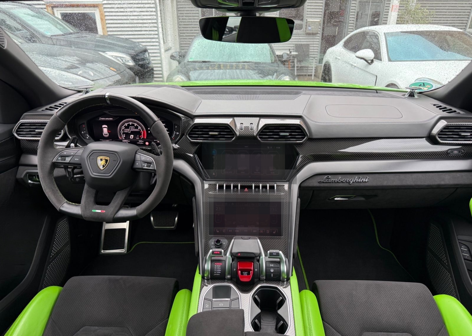 Lamborghini Urus 4.0 V8 Capsule Akrapovic Carbon 23 B&O TV foto 17