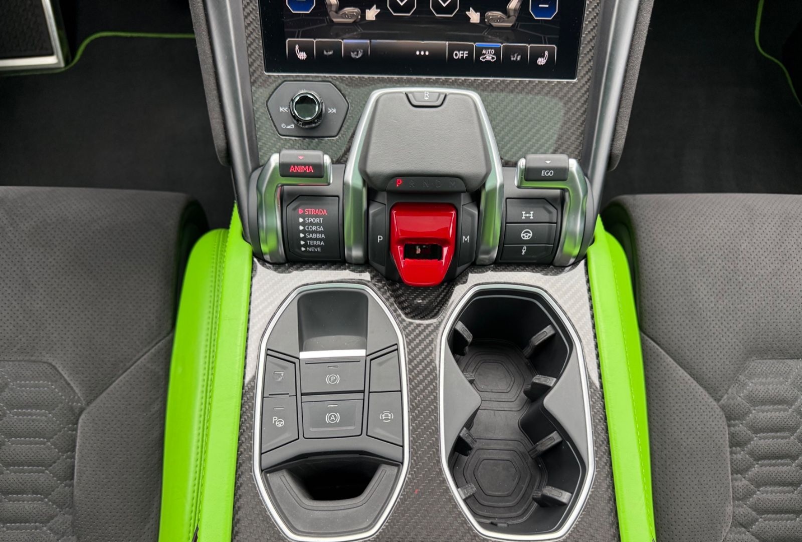 Lamborghini Urus 4.0 V8 Capsule Akrapovic Carbon 23 B&O TV foto 18