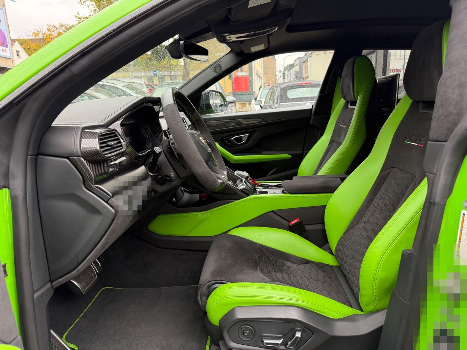 Lamborghini Urus 4.0 V8 Capsule Akrapovic Carbon 23 B&O TV foto 6