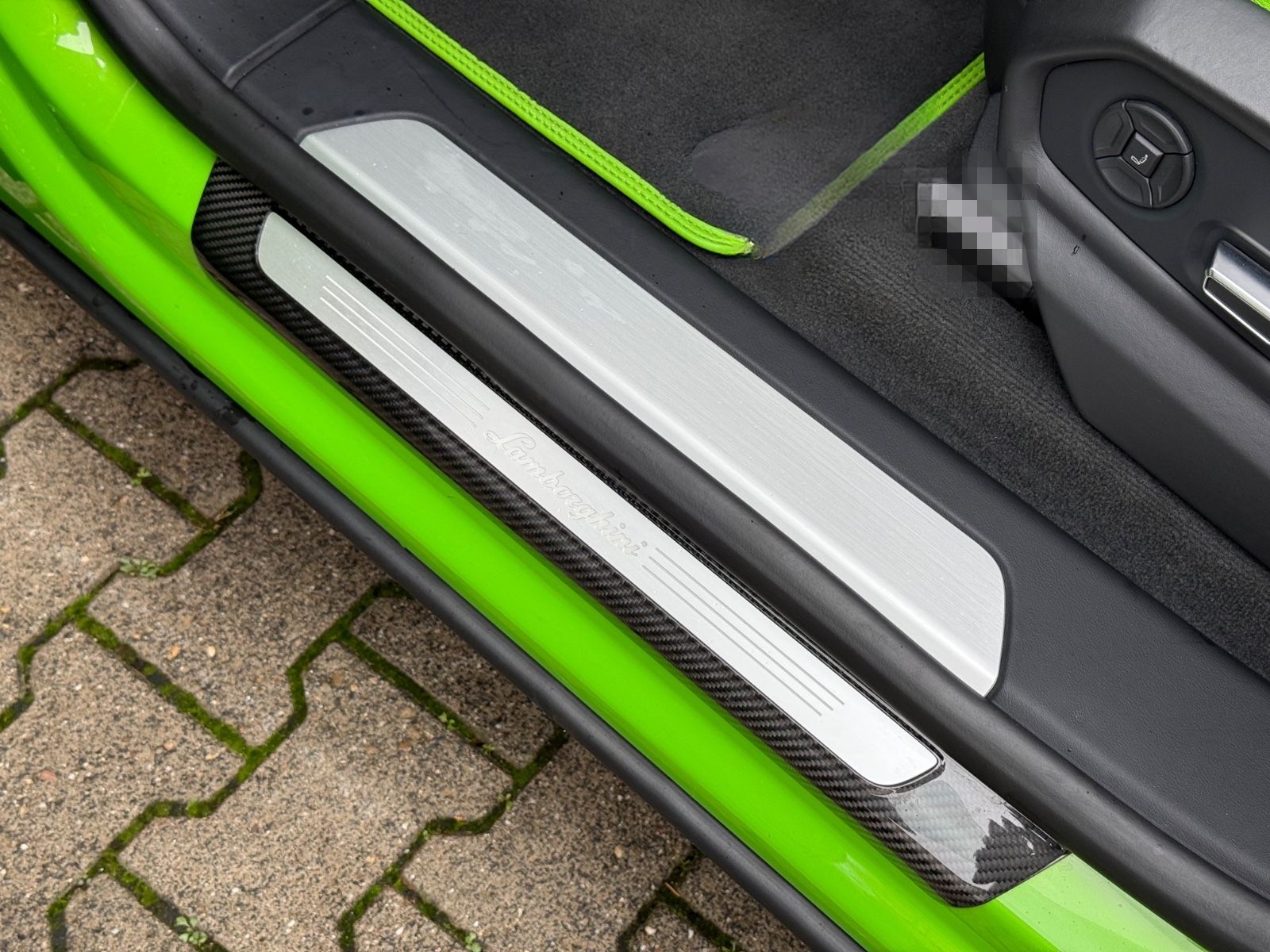 Lamborghini Urus 4.0 V8 Capsule Akrapovic Carbon 23 B&O TV foto 10