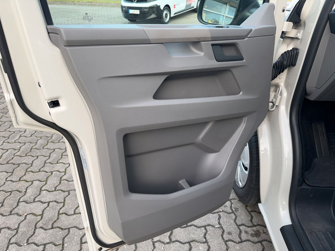 Volkswagen T6.1 Caravelle 9-Sitze Trendline Anhängerkupp., foto 11