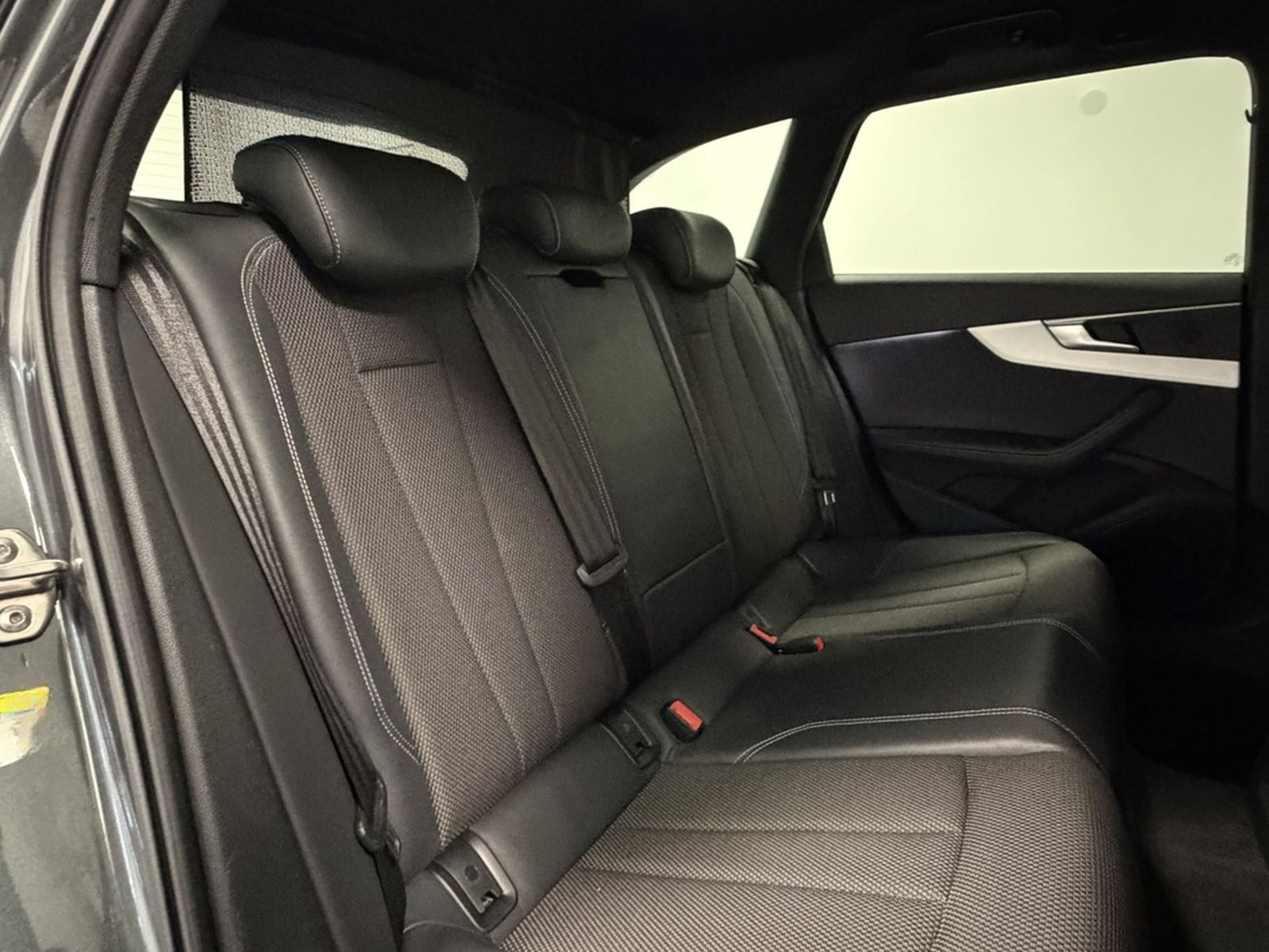 Audi A4 Avant 1.4 TSI S-tronic S-line Daytonagrau  foto 15